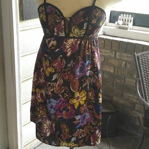 Lady's BEAUTIFUL & Colorful Sundress!!